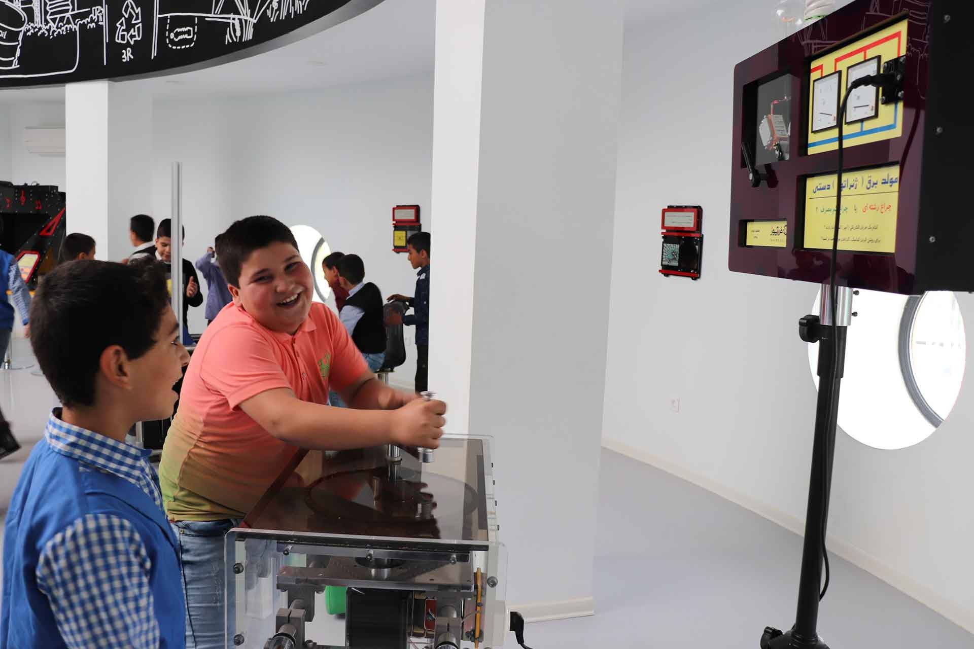 ژنراتور دستی