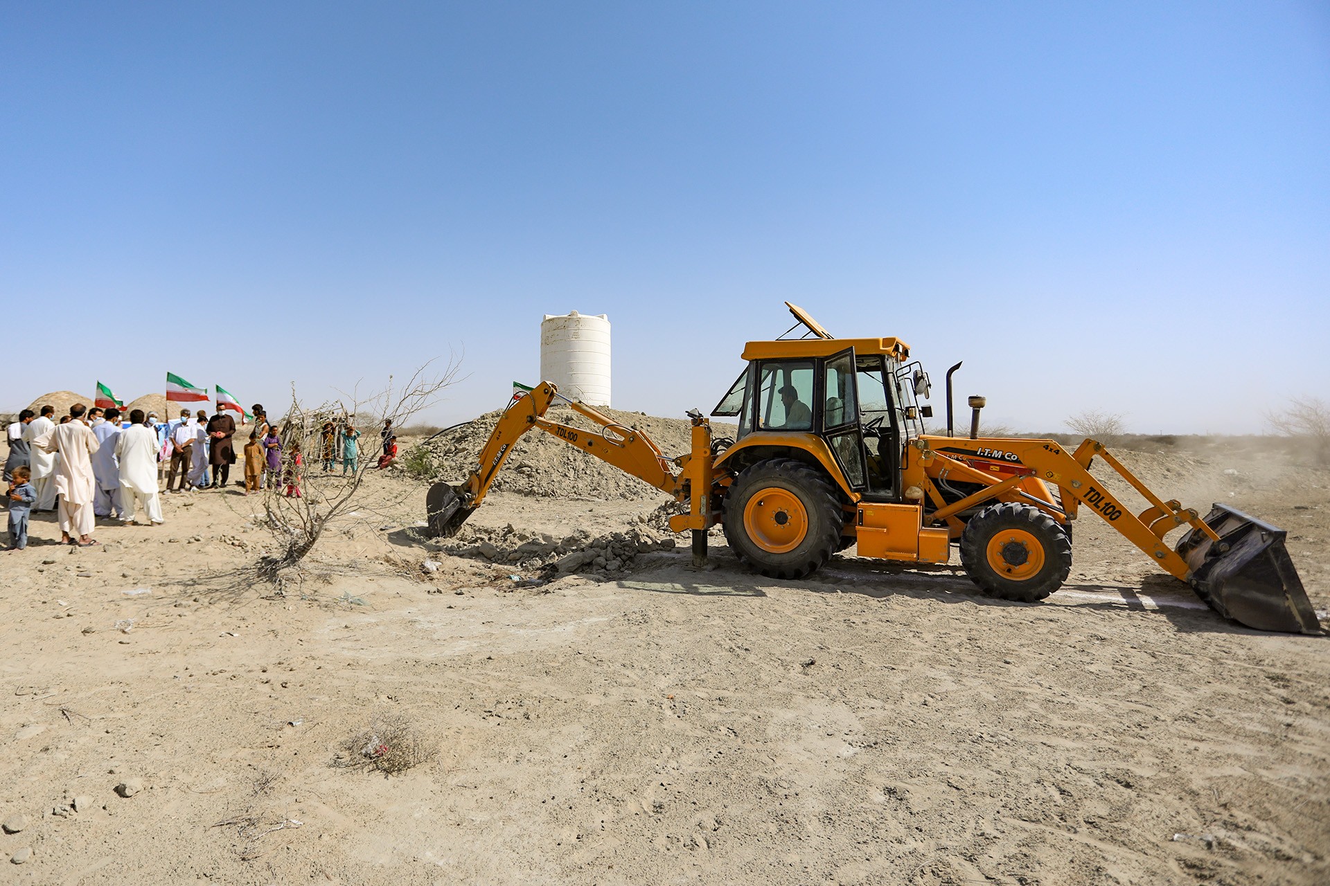 عملیات حفاری و لوله گذاری